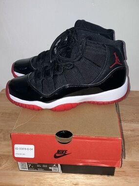 Nike Air Jordan Retro 11 Bred Grade School 7Y Black/Red Sneakers New with Box